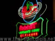 タイの夜を楽しむ