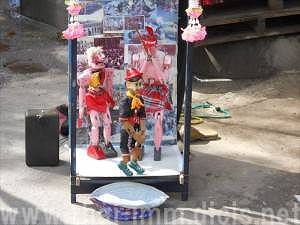 サンデーマーケットを楽しむ サンデーマーケットを楽しむ