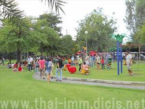 サンデーマーケットを楽しむ サンデーマーケットを楽しむ